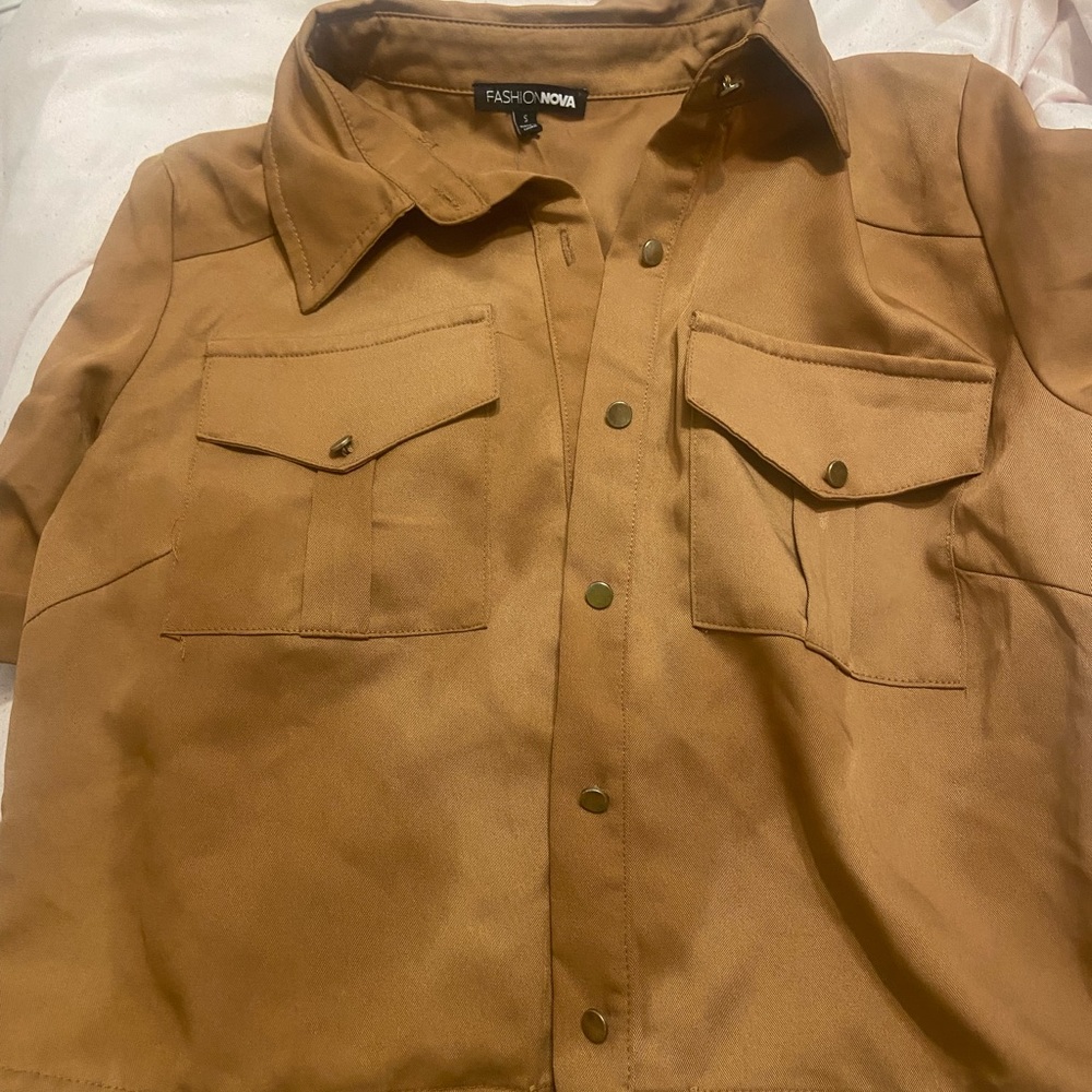 short sleeve button up shirt